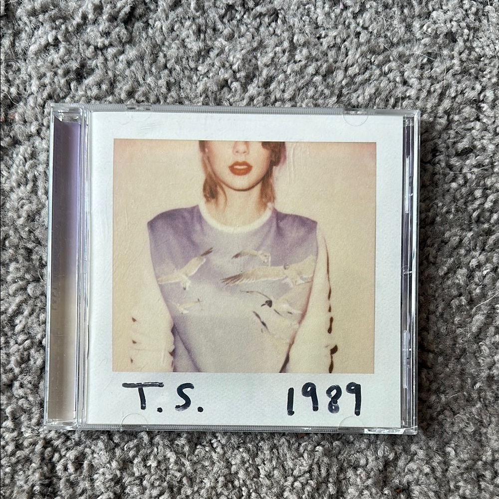 Taylor Swift 1989 Album CD